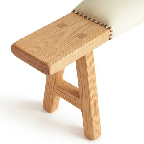 Saddle Bench