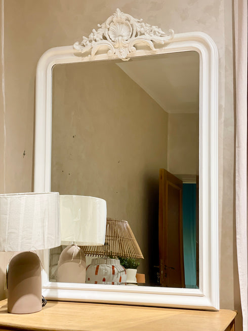 white ornate Mirror
